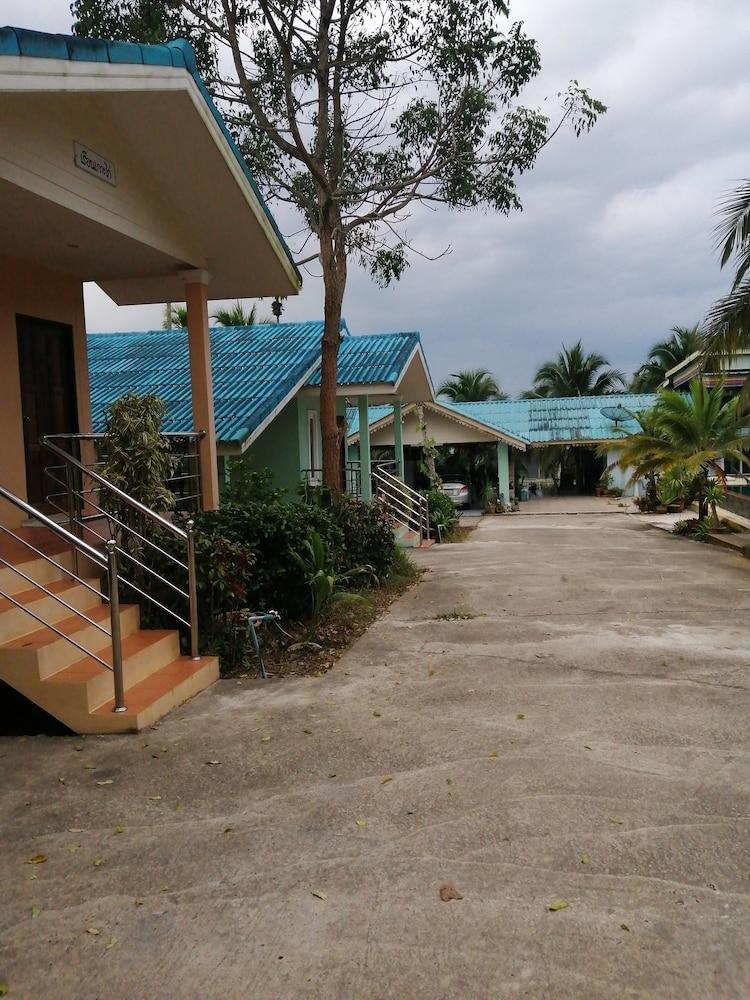 Oyo 75515 Sairung Farmstay Krabi town Exteriör bild
